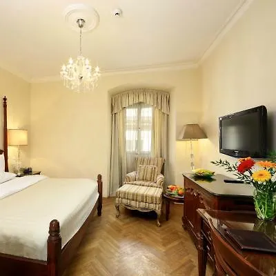 The Dominican Prag Hotell