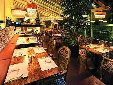 The Dominican Prag Hotell