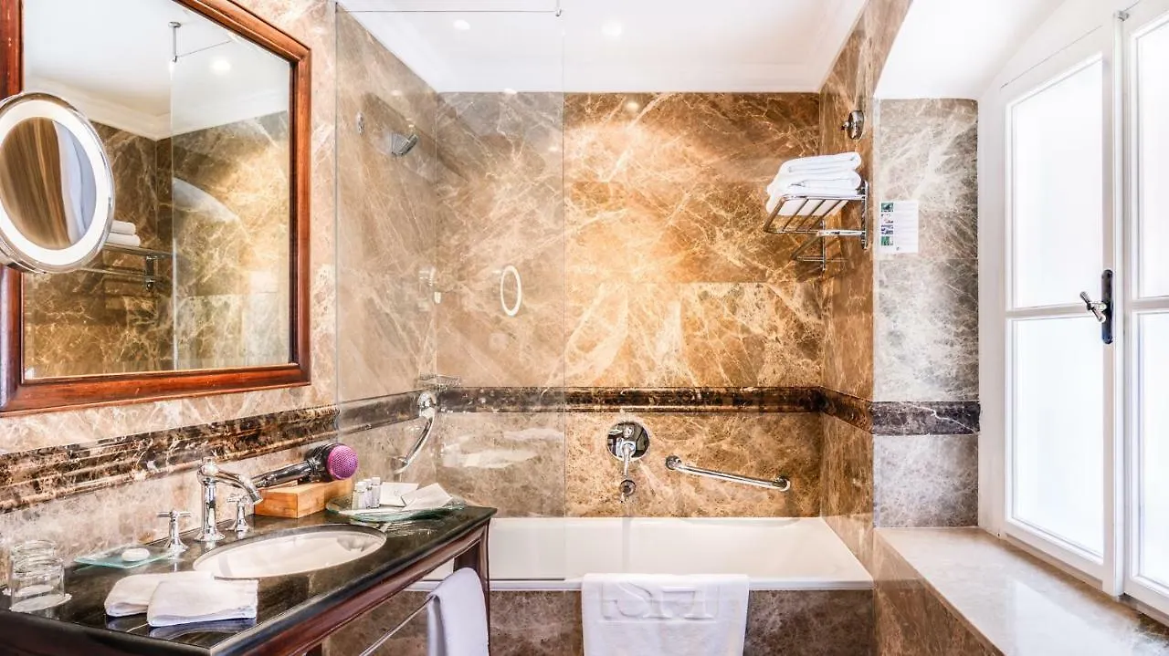 The Dominican Prag Hotell